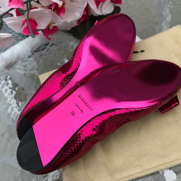 Authentic Burberry flat shoes - Picture 3 of 8